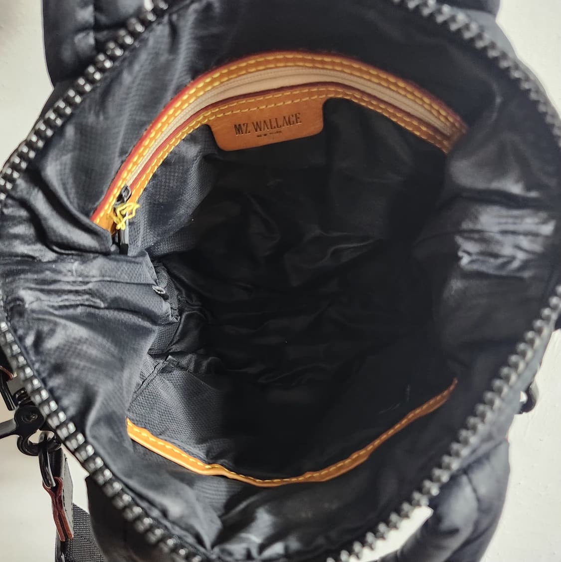 MZ WALLACE 누빔가방 퀄팅가방 토트백 크로스백 상품이미지4