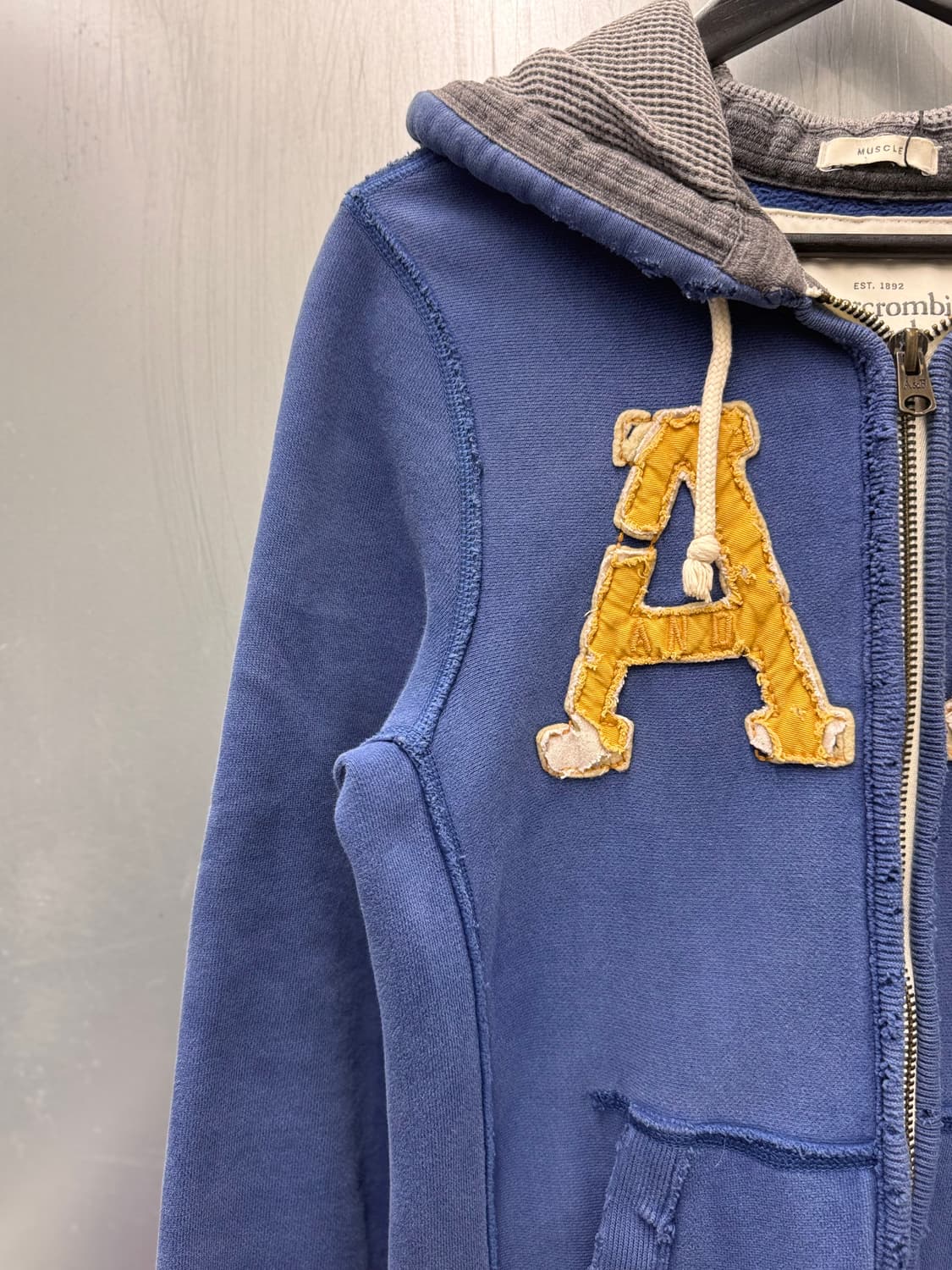 Abercrombie & Fitch 아베크롬비 앤 피치 블루컬러 빅로고  상품이미지4
