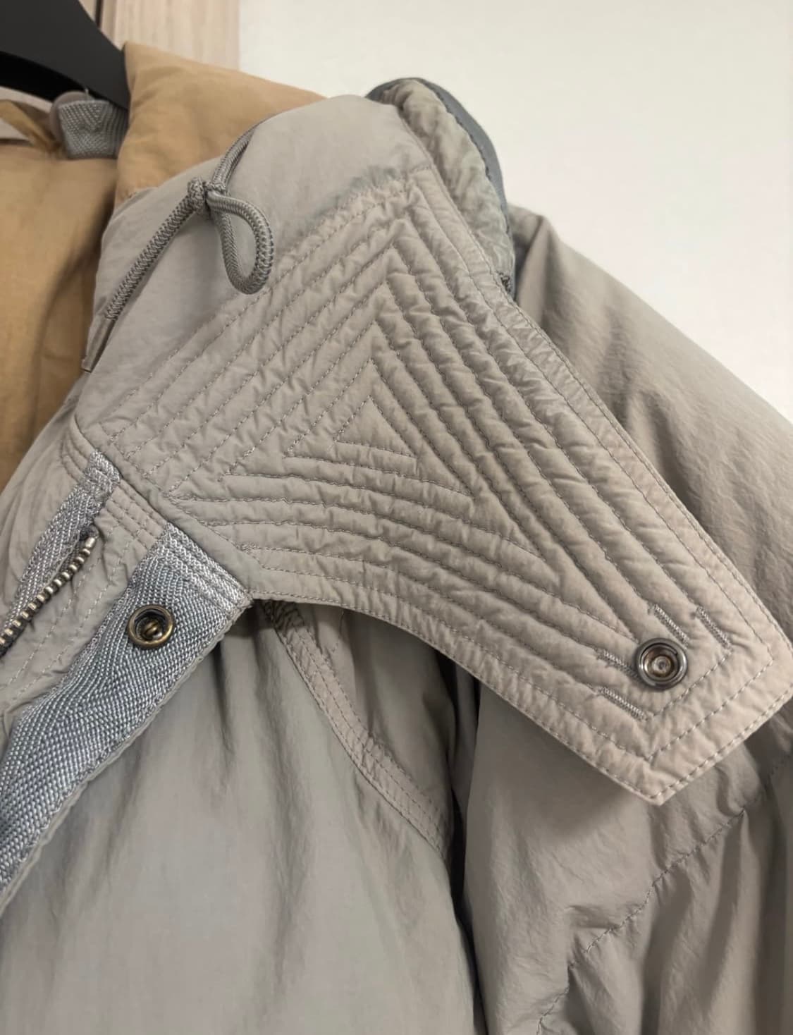 텐씨 아틱파카 그레이 컬티즘익스클루시브 48사이즈 상품이미지2