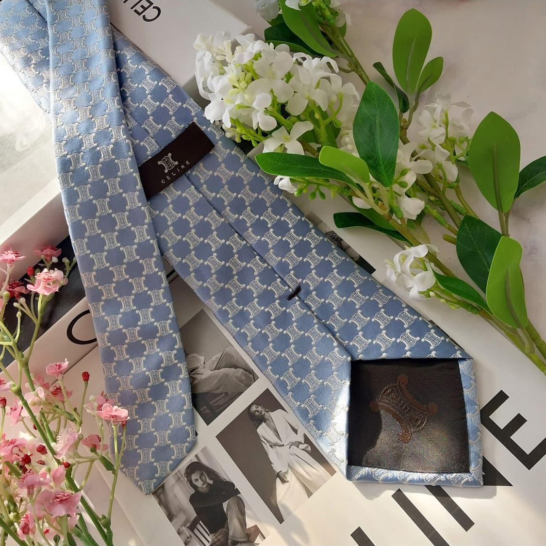 셀린느 실크 라이트블루 트리오페 넥타이 8.8cm A+등급 K1555
 상품이미지6