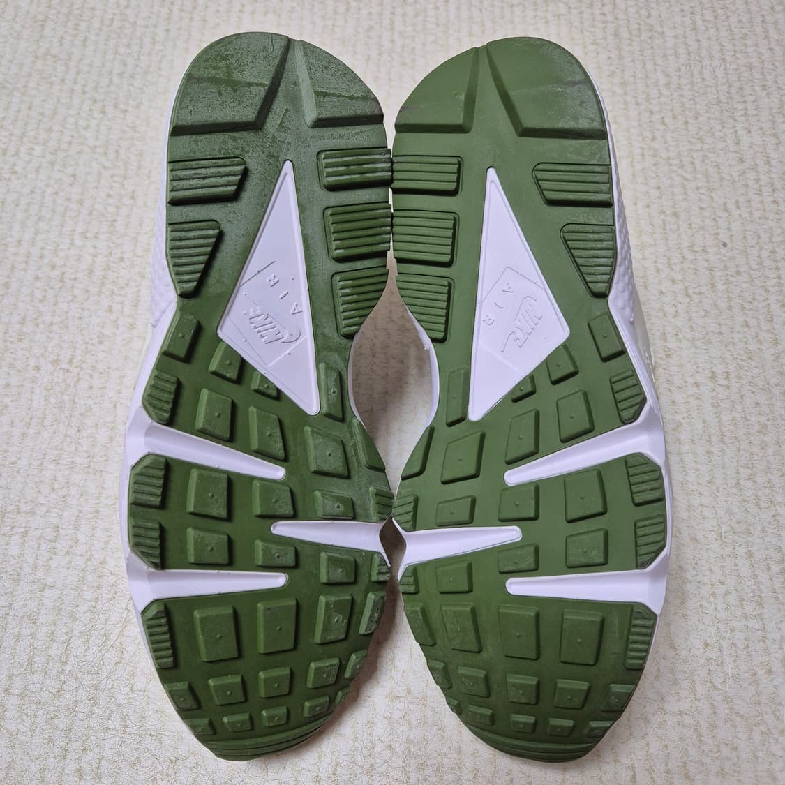 [255mm🔥] 나이키x스투시 에어 허라치 LE 다크 올리브 상품이미지4