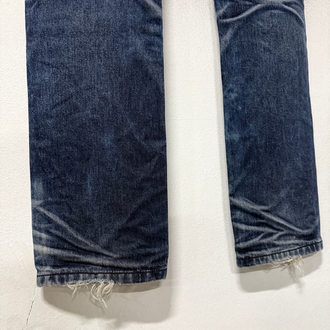 에비수 포켓 프린팅 스트레이트 핏 워싱 흑청 데님 팬츠 상품이미지5