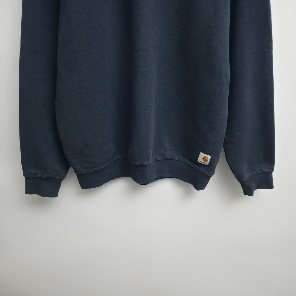 [M] 칼하트 네이비 맨투맨 상품이미지3