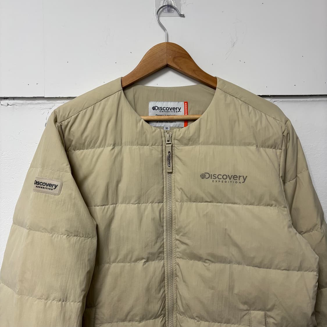 디스커버리 베이지 픽토르U 경량 패딩 상품이미지2