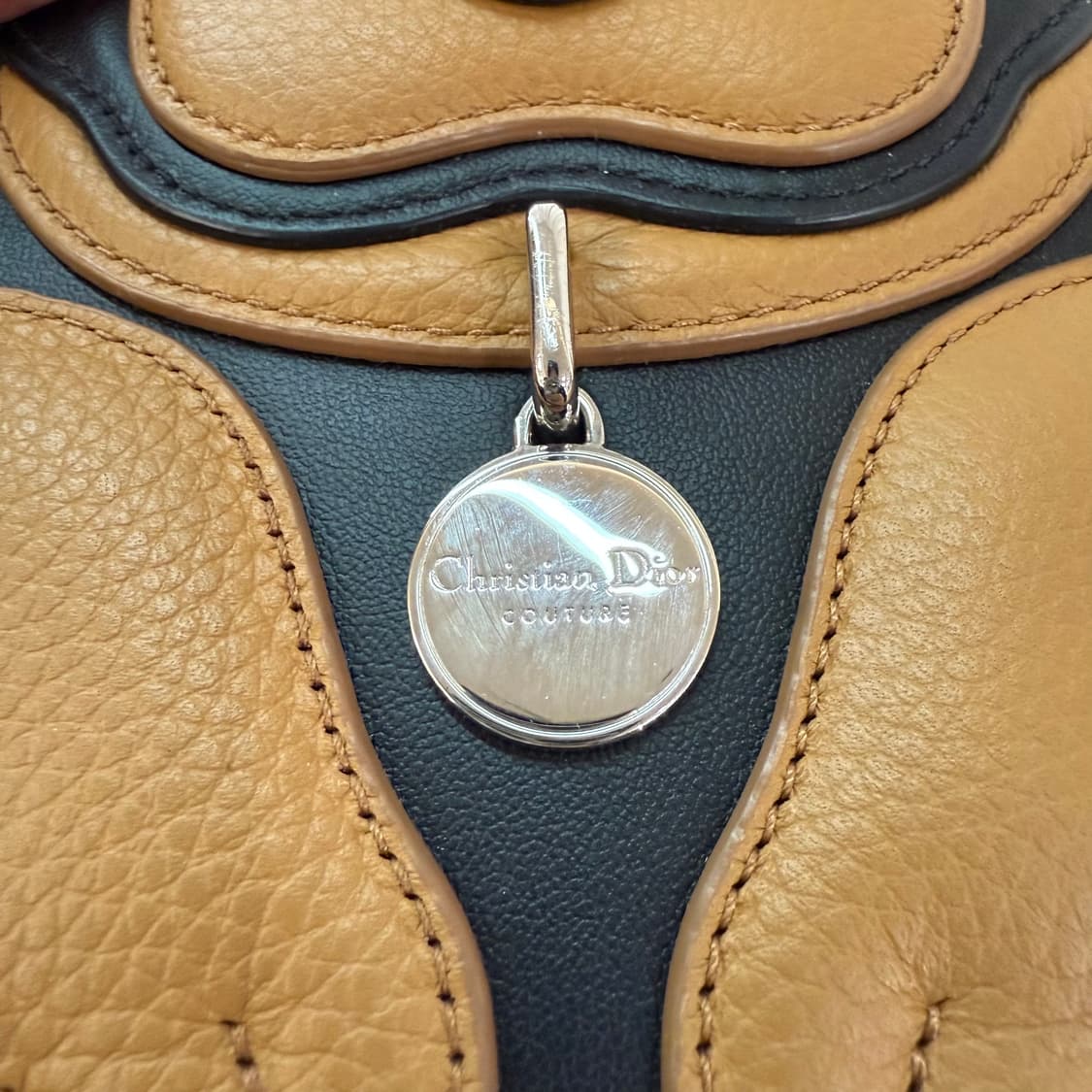 [정품] 디올 Bobby 지퍼 미니 백 상품이미지7