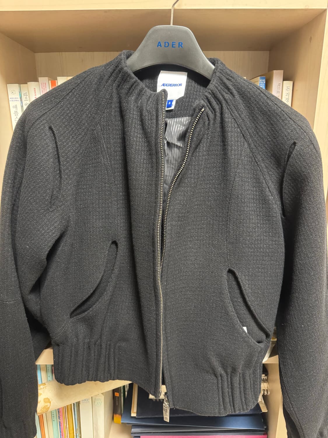 아더에러 Jacket Product 24 블랙 자켓 판매합니다 상품이미지1