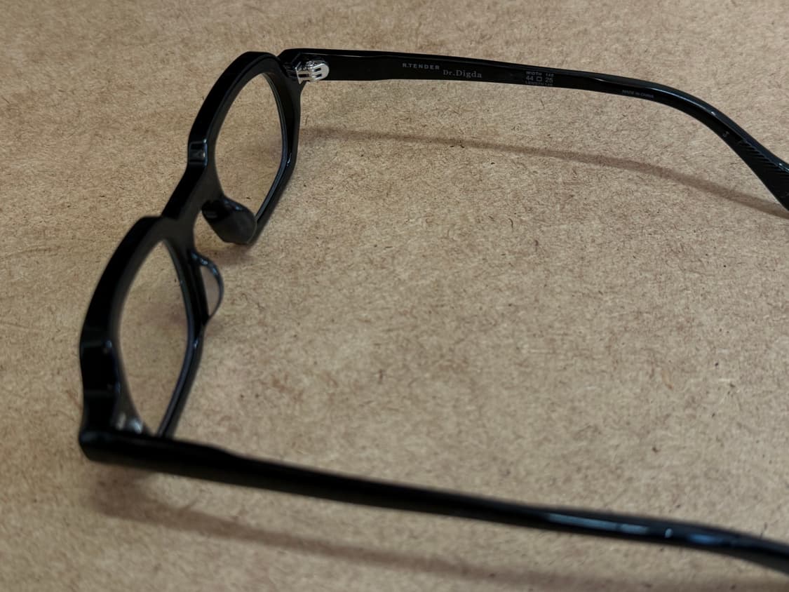 알텐더 디그다 블랙(브라운 변색렌즈) 상품이미지2