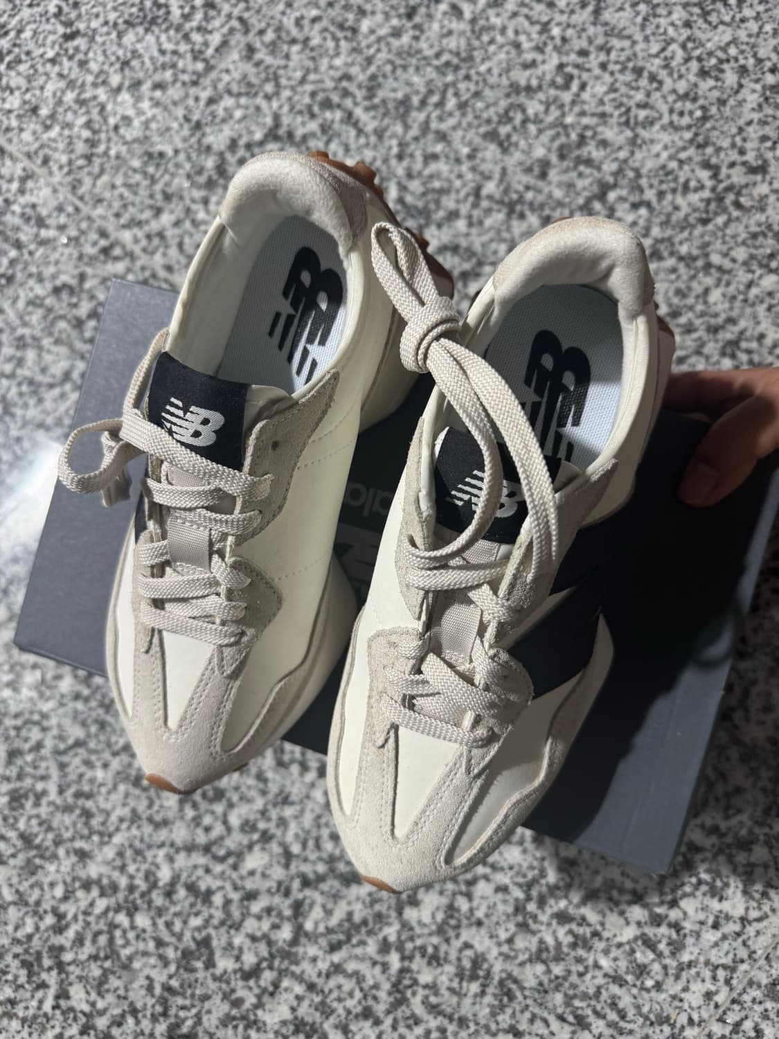 뉴발란스 327 키높이 여자 운동화 상품이미지3