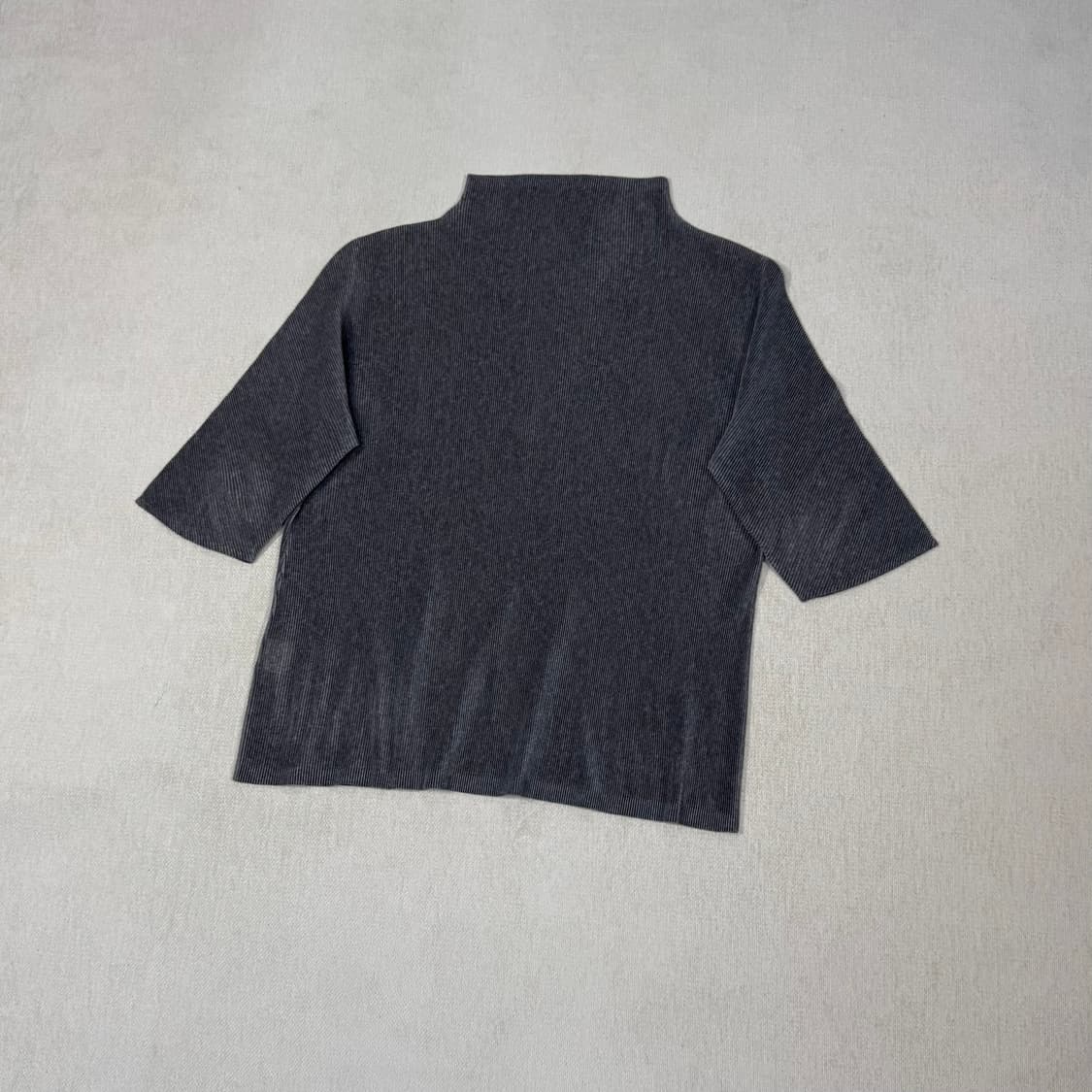 Pleats Please Gray Short Top  상품이미지2