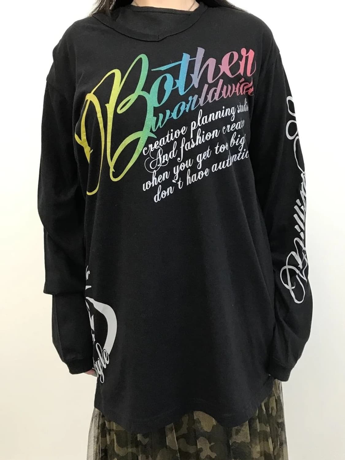 Depicts Graphic Long Sleeve 상품이미지2