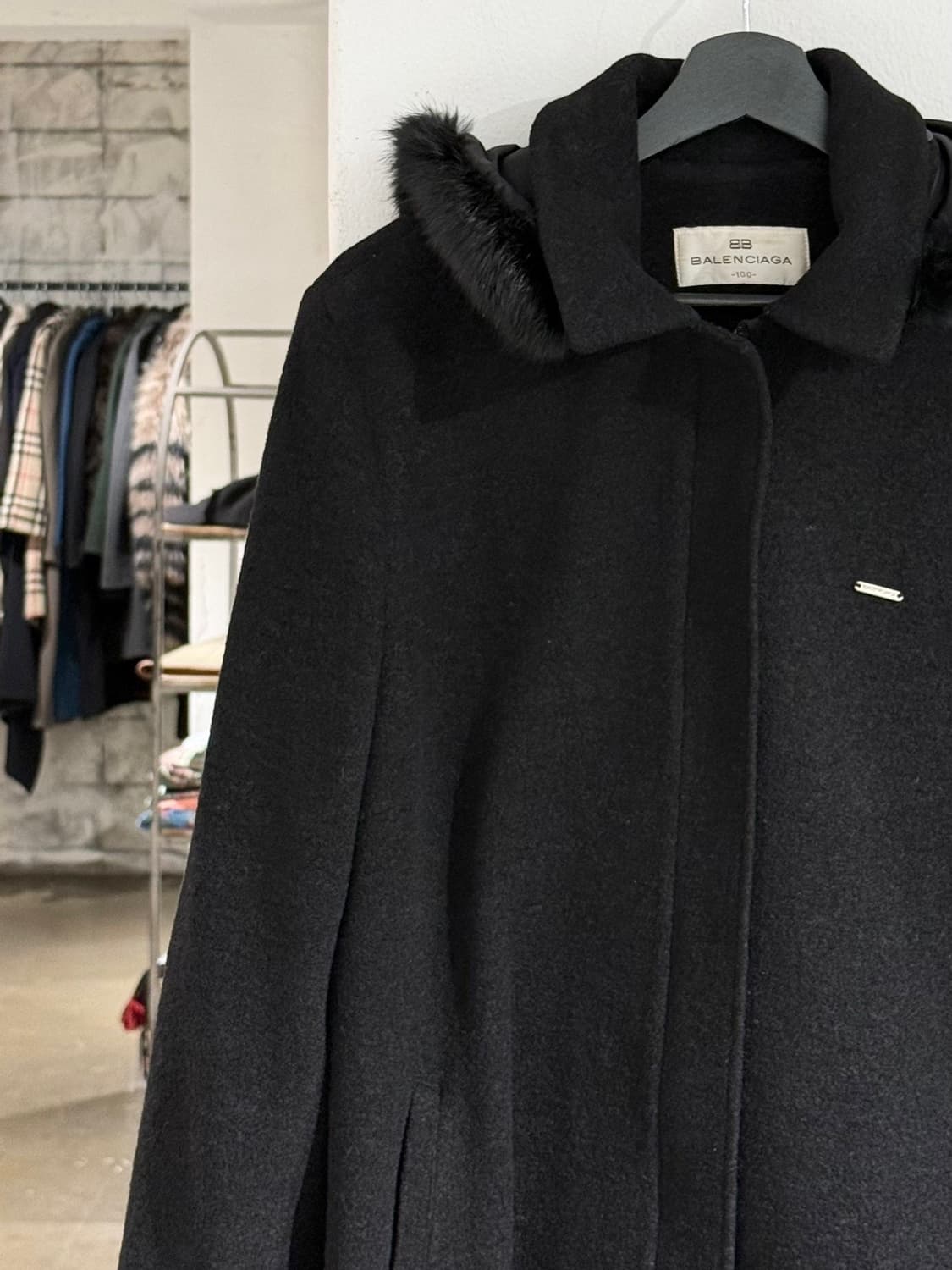 발렌시아가 블랙 퍼카라 싱글 울 코트 상품이미지2