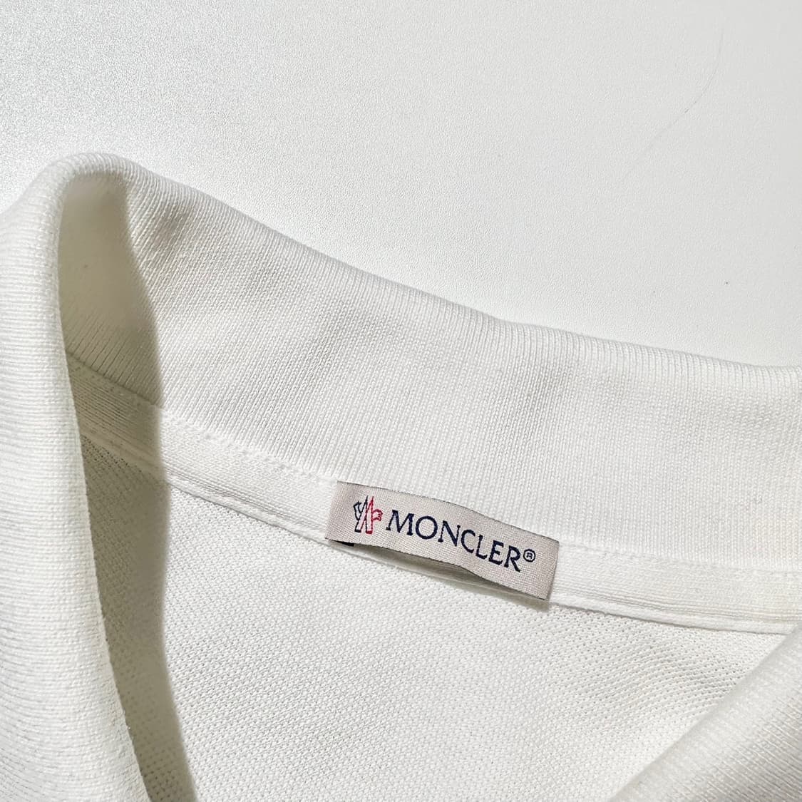 몽클레어 로고 패치 폴로 피케 반팔 티셔츠 상품이미지4