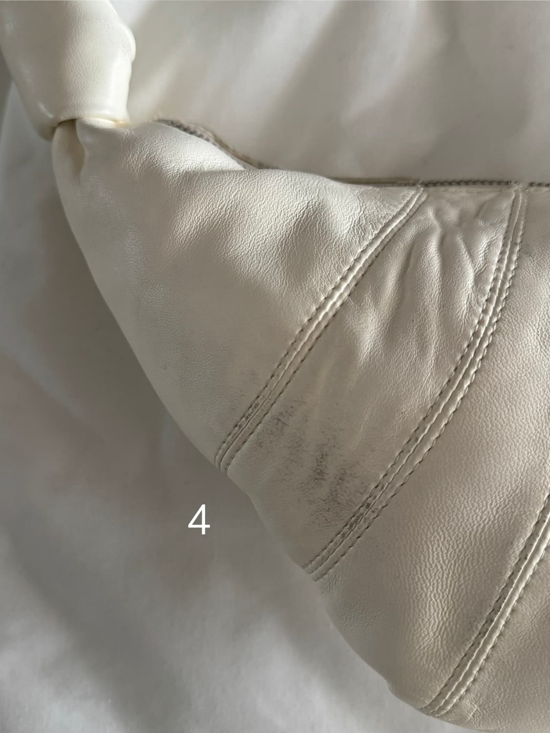 르메르 크루아상백 스몰 소프트나파 화이트 상품이미지7