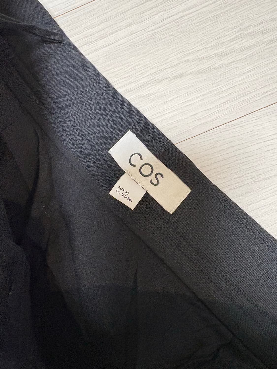 COS 로우라이즈 플리츠 미니 스커트 36(26인치) 상품이미지3