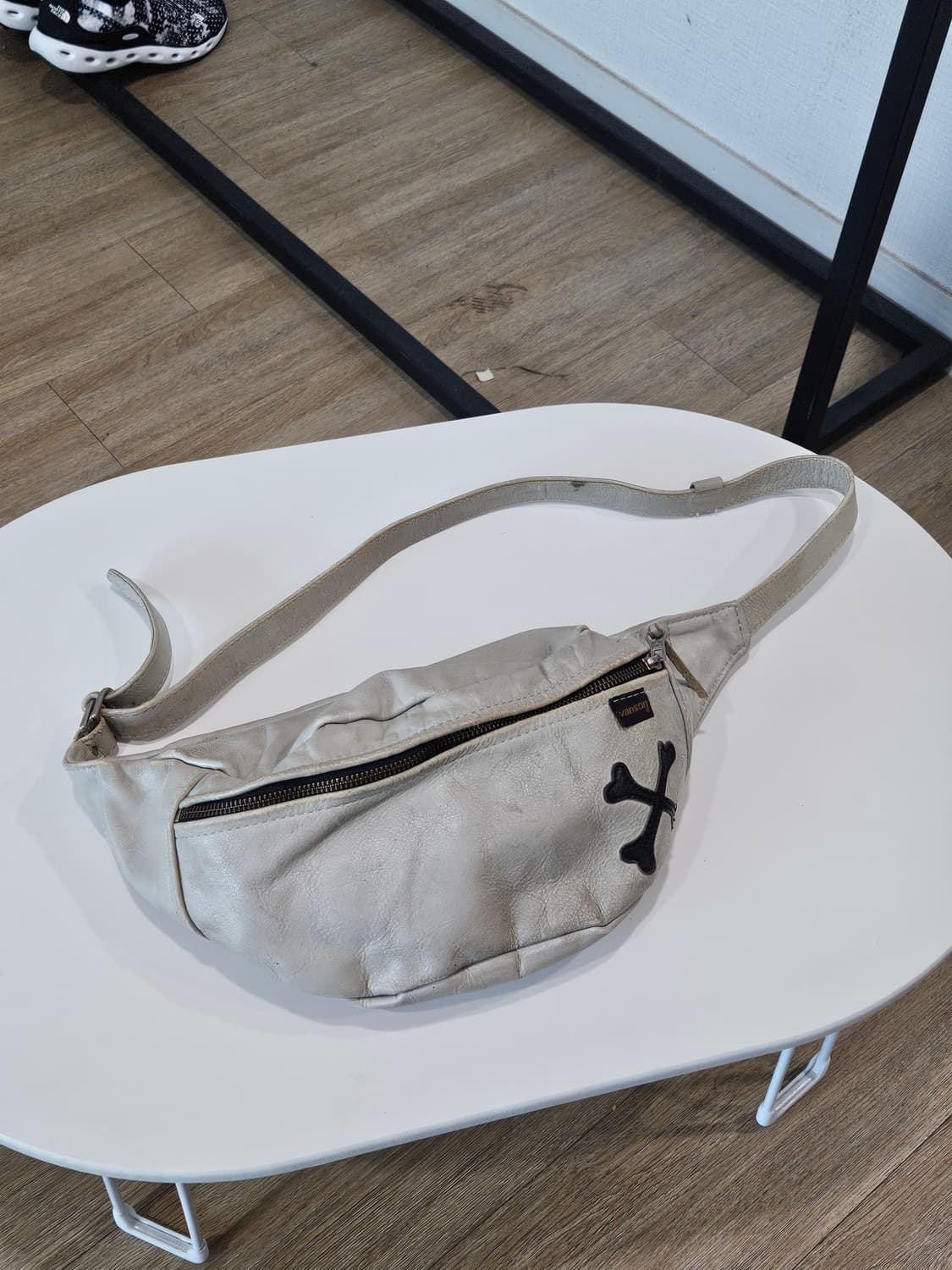 밴슨 가죽 슬링백 상품이미지2