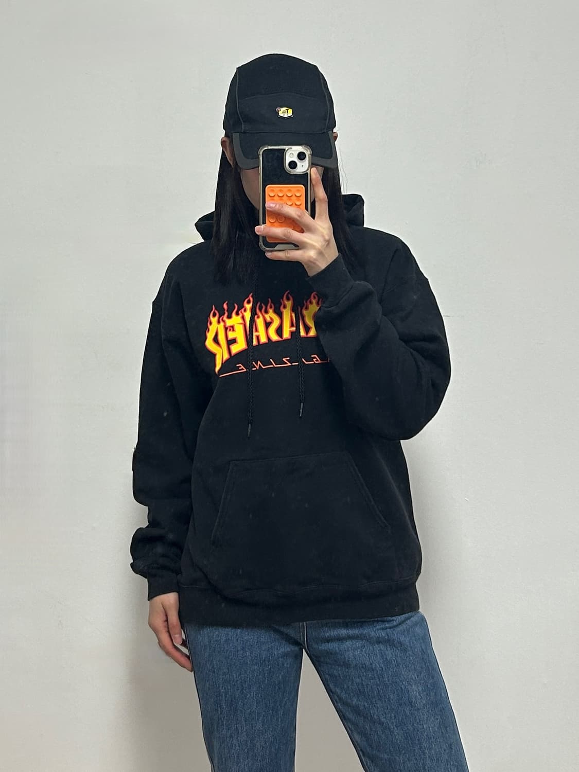 트레셔 플레임 로고 후드티 블랙 상품이미지1