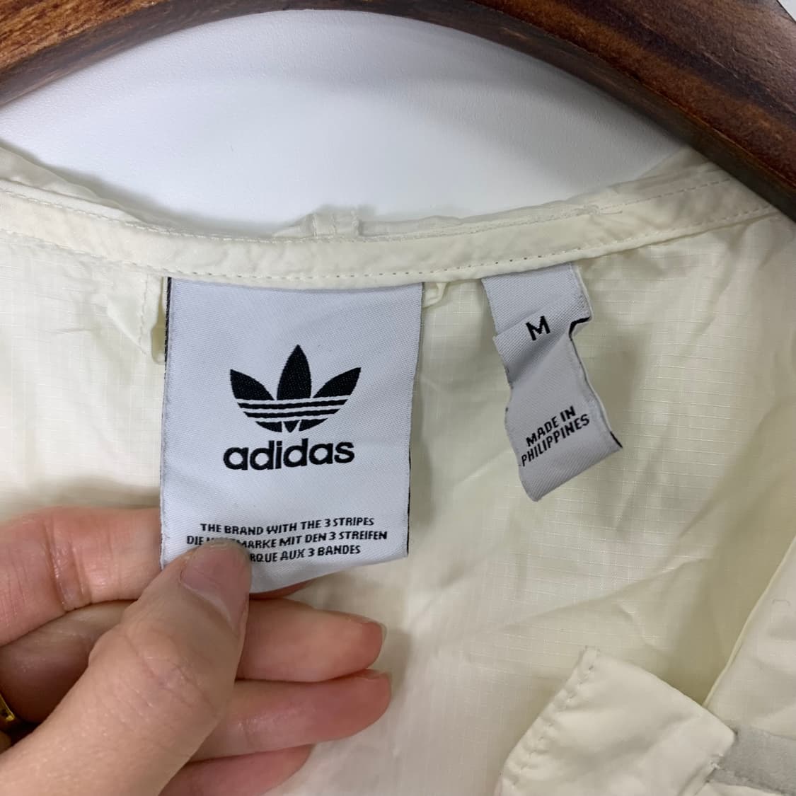 아디다스 아이보리 포켓 바람막이 상품이미지6