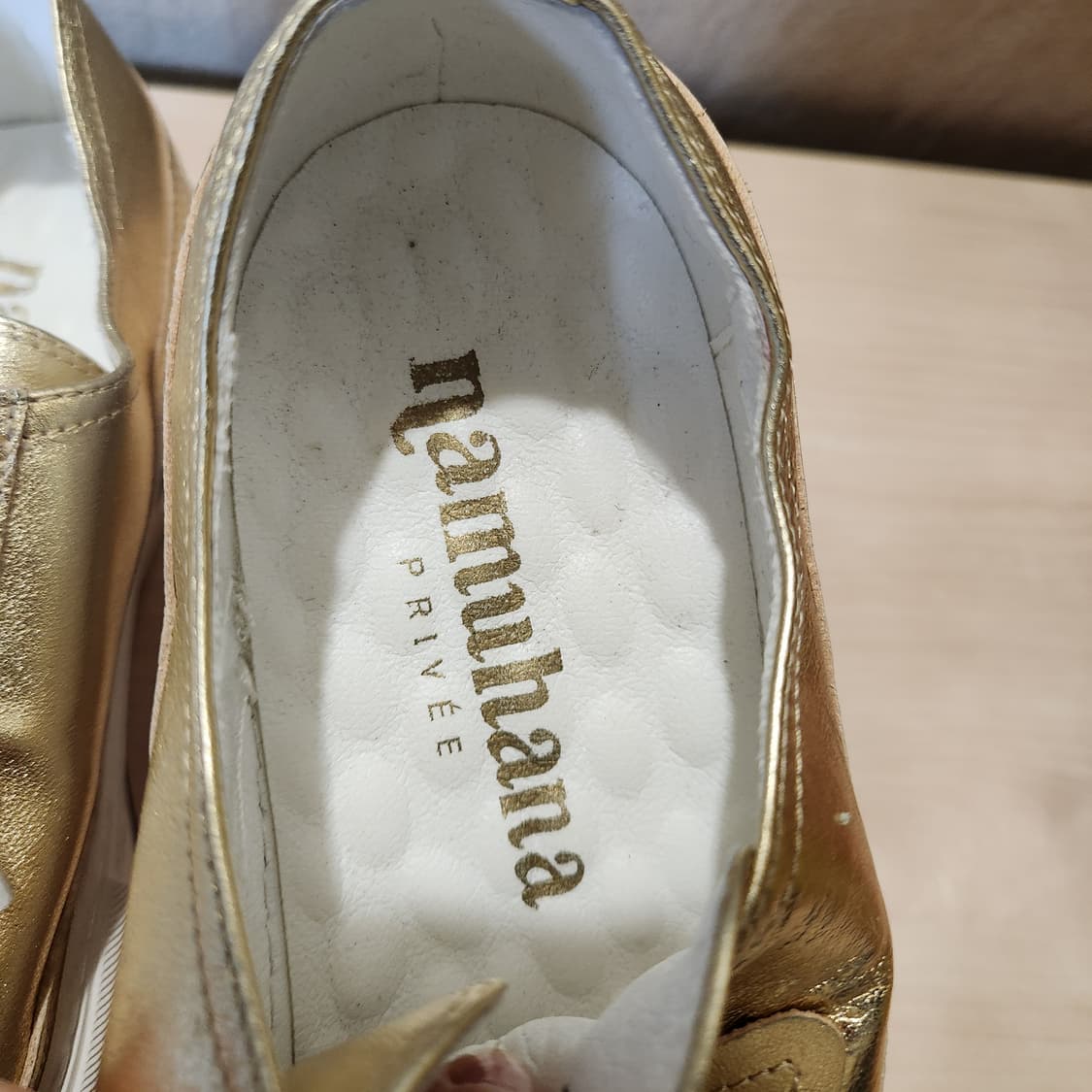 룩을 살리는 골드 무드👟 나무하나 PRIVEÉ 245 상품이미지5