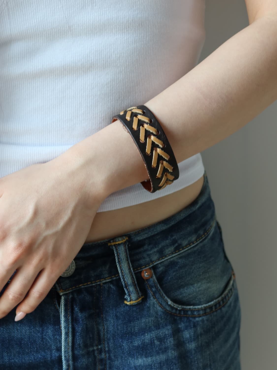 stitched leather cuff 상품이미지1