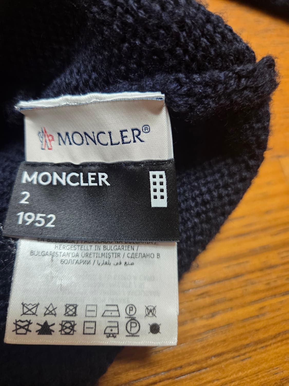 몽클레어 네이비 로고 니트 상품이미지3