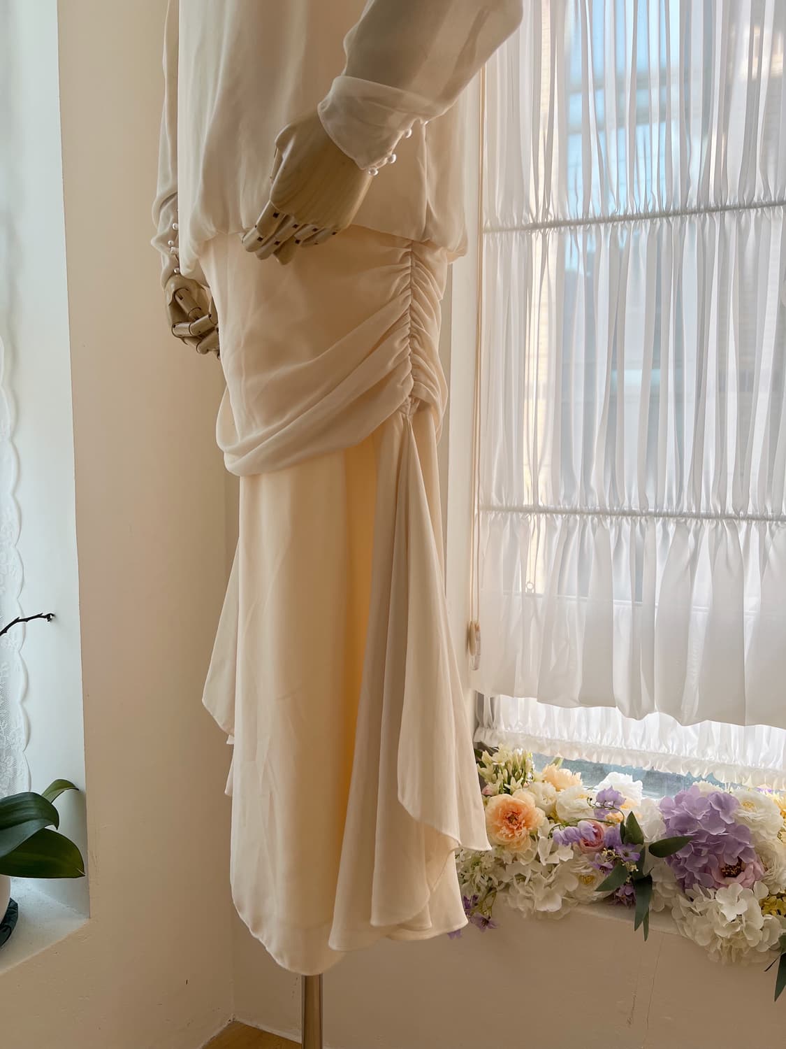 언발 레이스 넥 허리셔링 쉬폰 롱 원피스 상품이미지6