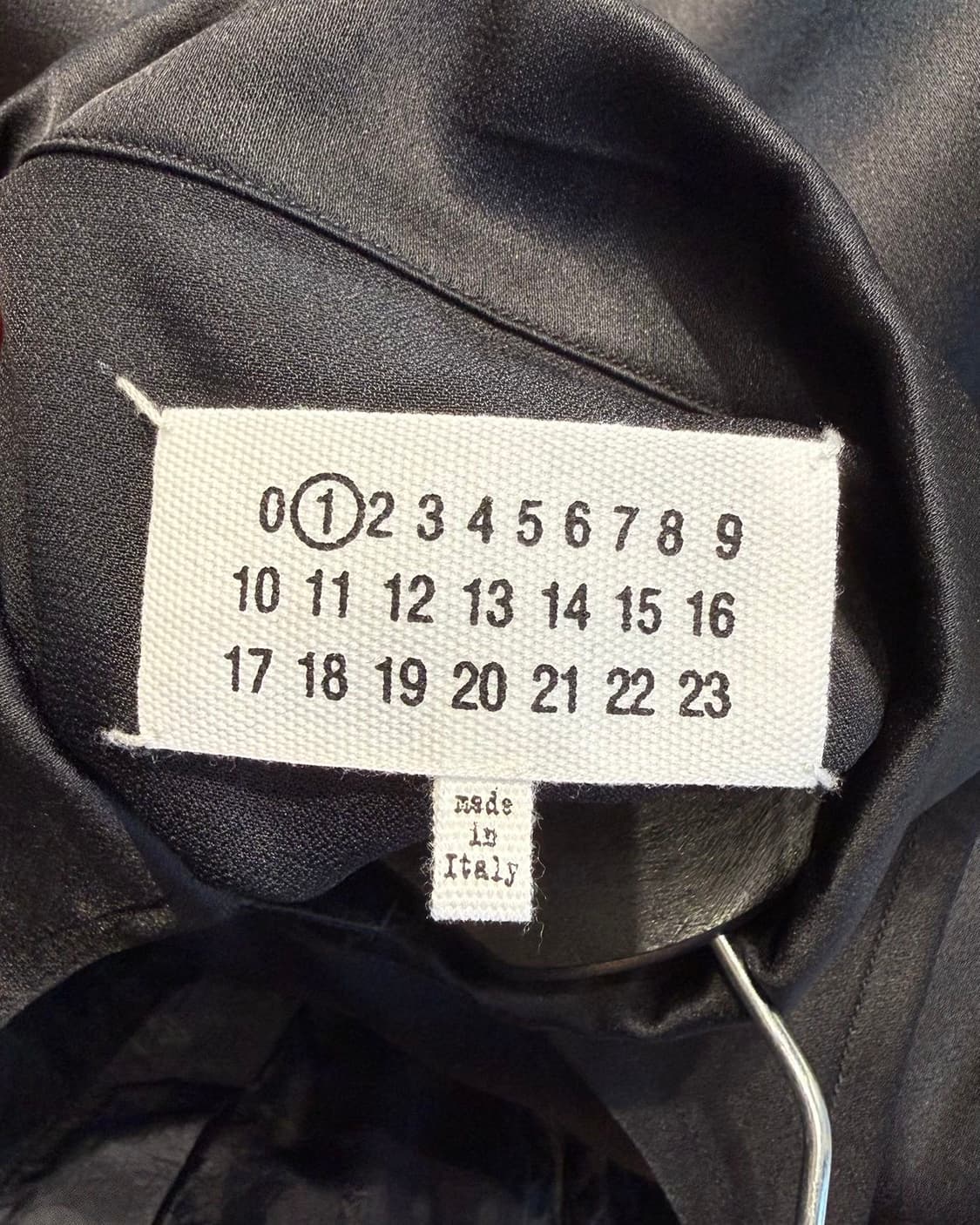 메종마르지엘라 블랙 아세테이트 새틴 백스티치 셔츠 상품이미지9