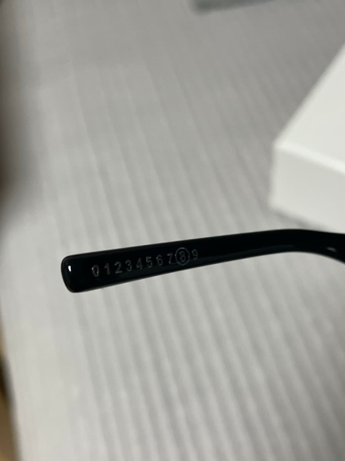 젠틀몬스터 X 메종 마르지엘라 MM116 검정 판매합니다! 상품이미지2