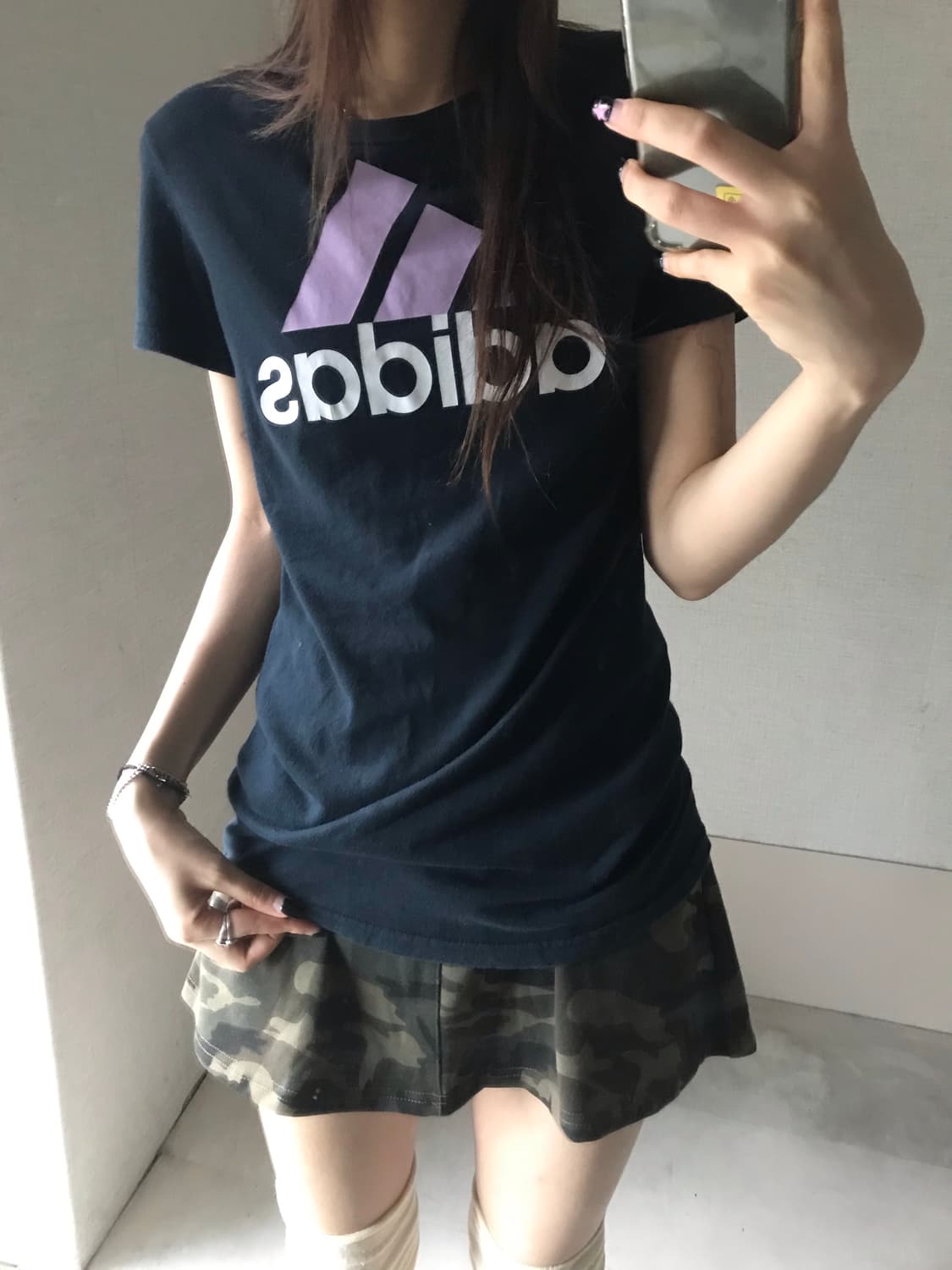 아디다스 빅로고 슬림핏 반팔티셔츠 상품이미지1