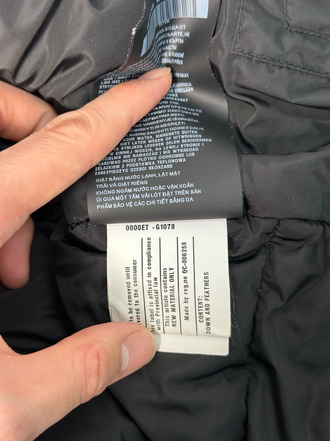 프라다 트라이앵글 다운패딩 52 상품이미지8