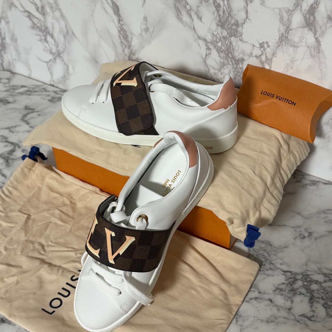 새상품 루이비통 벨크로 프론트로우 36 스니커즈 상품이미지2