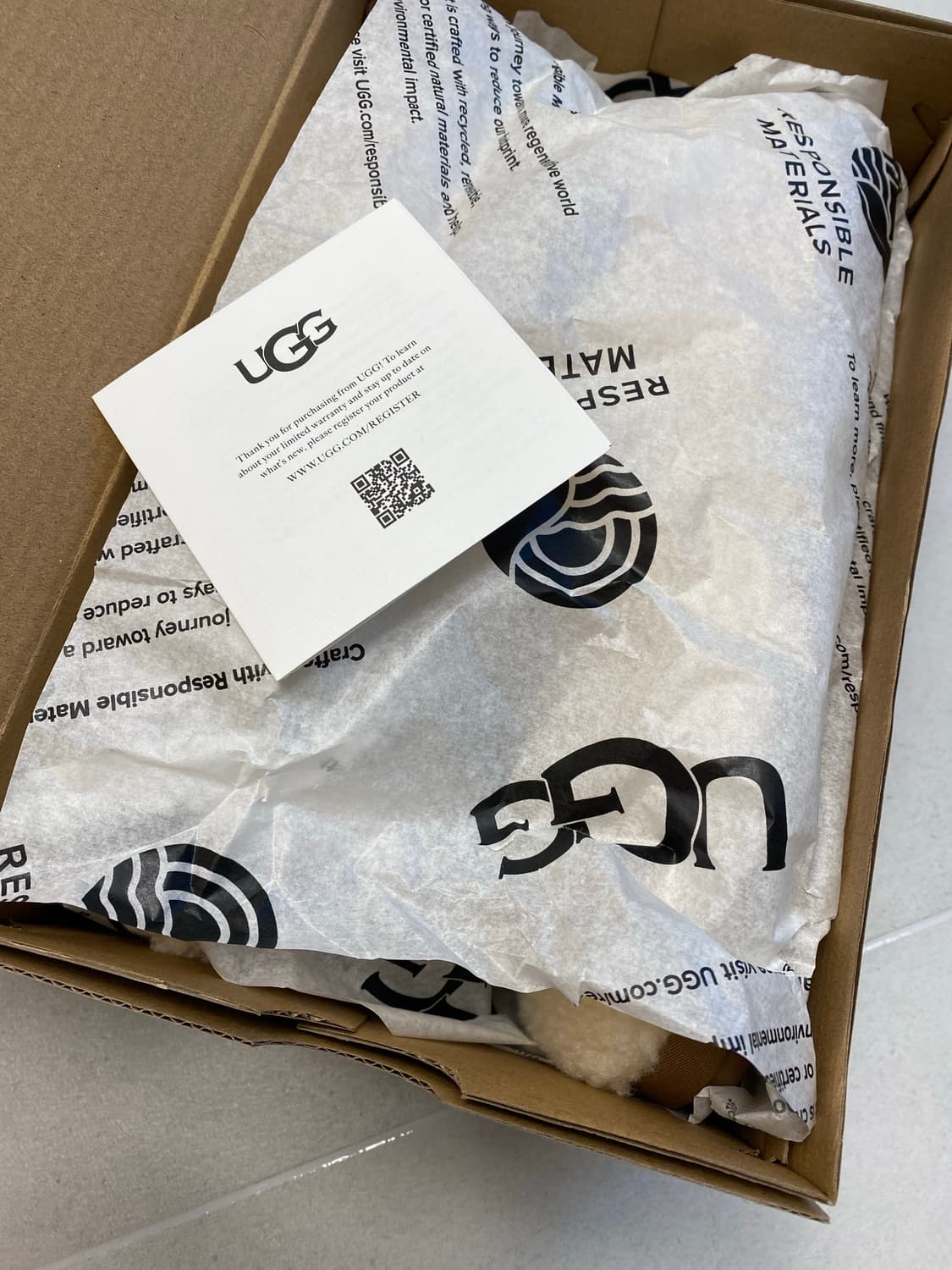 Ugg 키즈6(245) 플러쉬 슬리퍼 새상품 상품이미지5