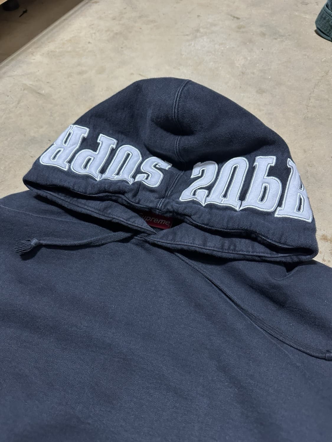 19FW 슈프림 블록버스터 로고 풀오버 후드티 상품이미지2