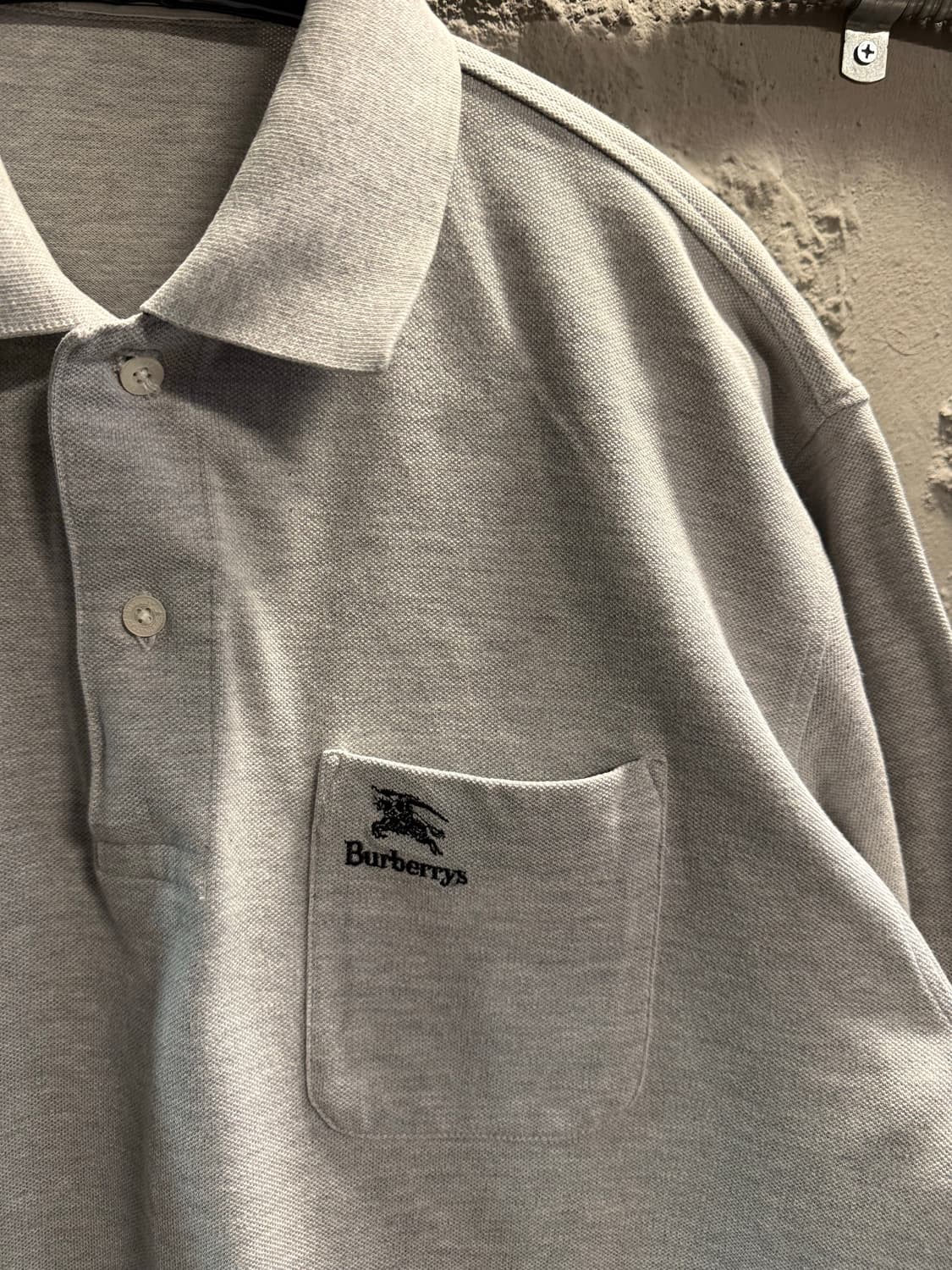 MA 버버리 BURBERRY 포켓 자수 로고 반팔 폴로 셔츠 그레이 상품이미지4