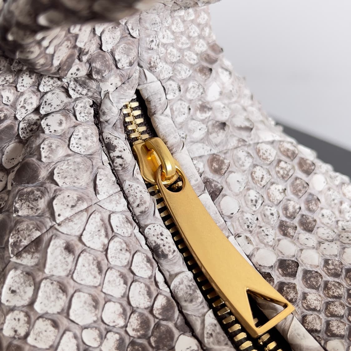 Bottega Veneta보테가베네타 조디백 뱀피 가죽 핸드백 숄더백 ( 상품이미지7