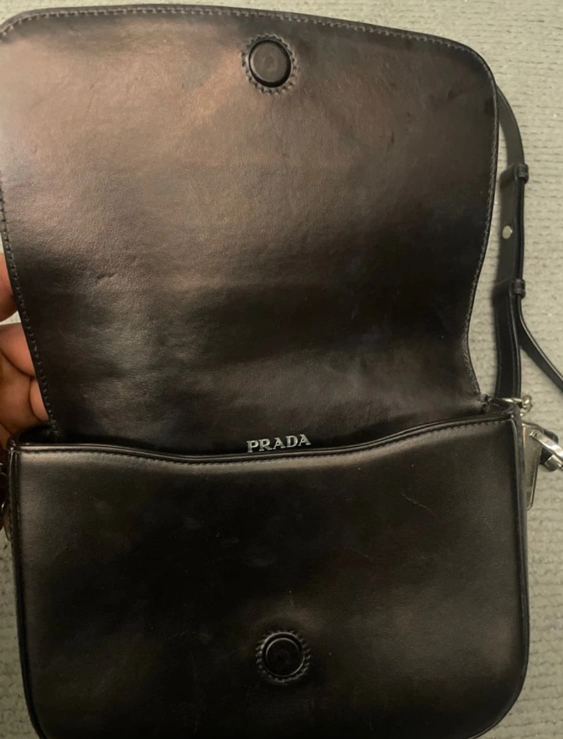 프라다 체인 크로스백 상품이미지3