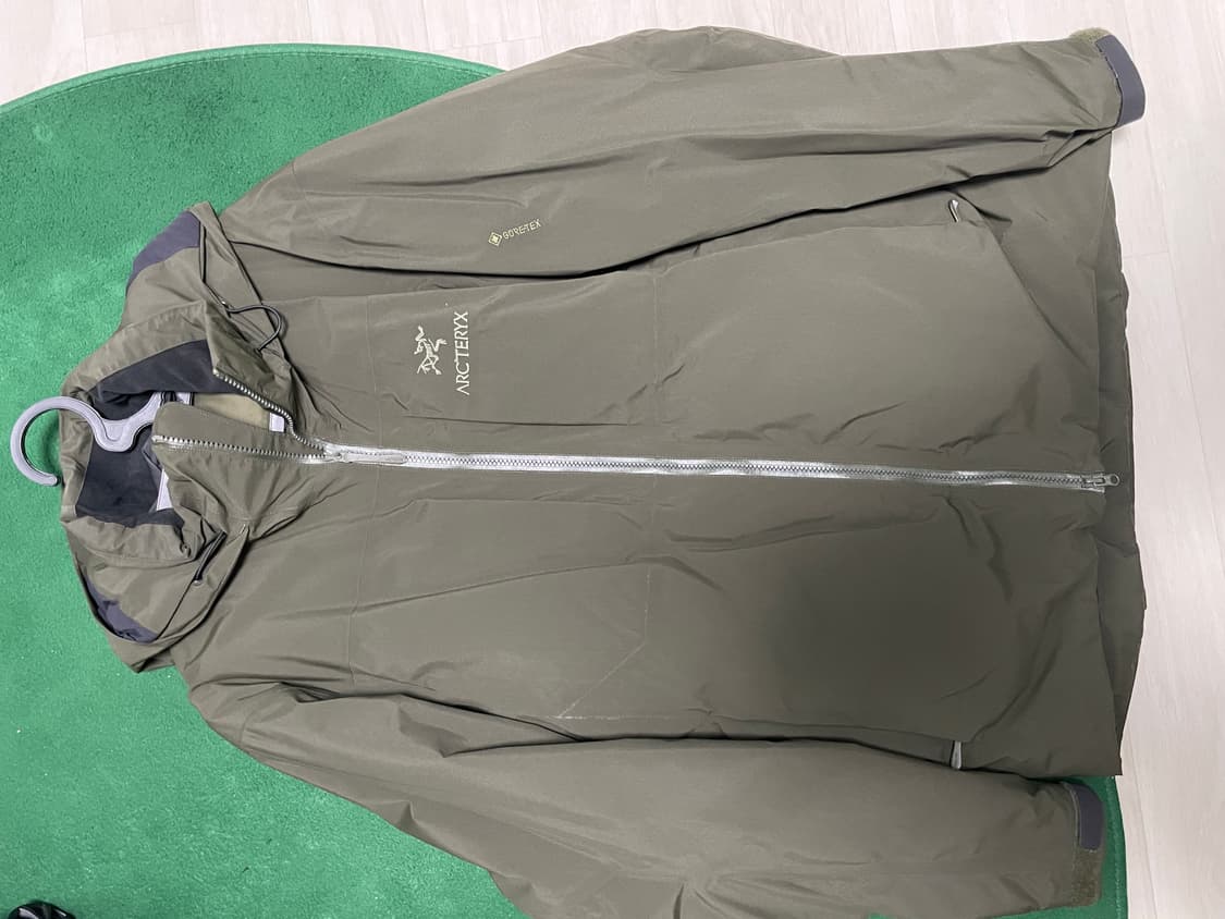 아크테릭스 피션SV 카키색 M사이즈 판매합니다 상품이미지1