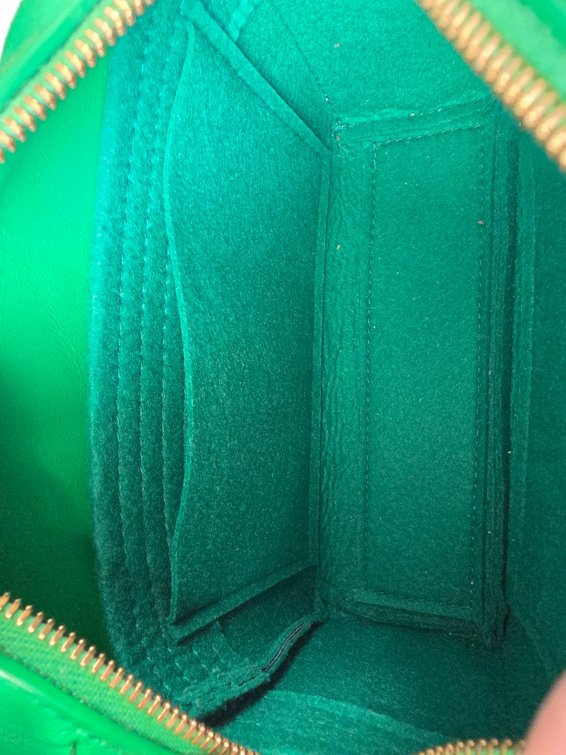 보테가베네타 미니 루프 카메라백 그린 상품이미지6