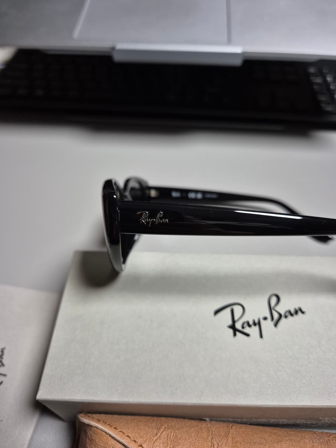 레이밴(레이벤) 캣아이 블랙 선글라스 RB4457D 상품이미지6