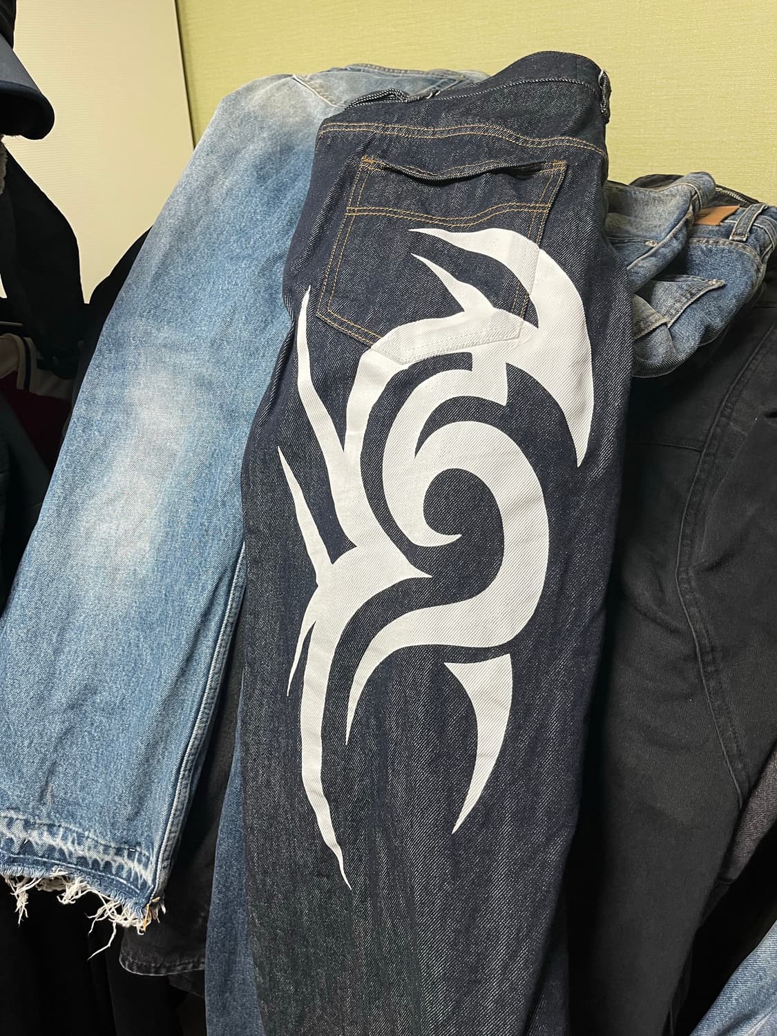 비엑세스 TRIBAL RAW DENIM LOOSE PANTS  상품이미지5