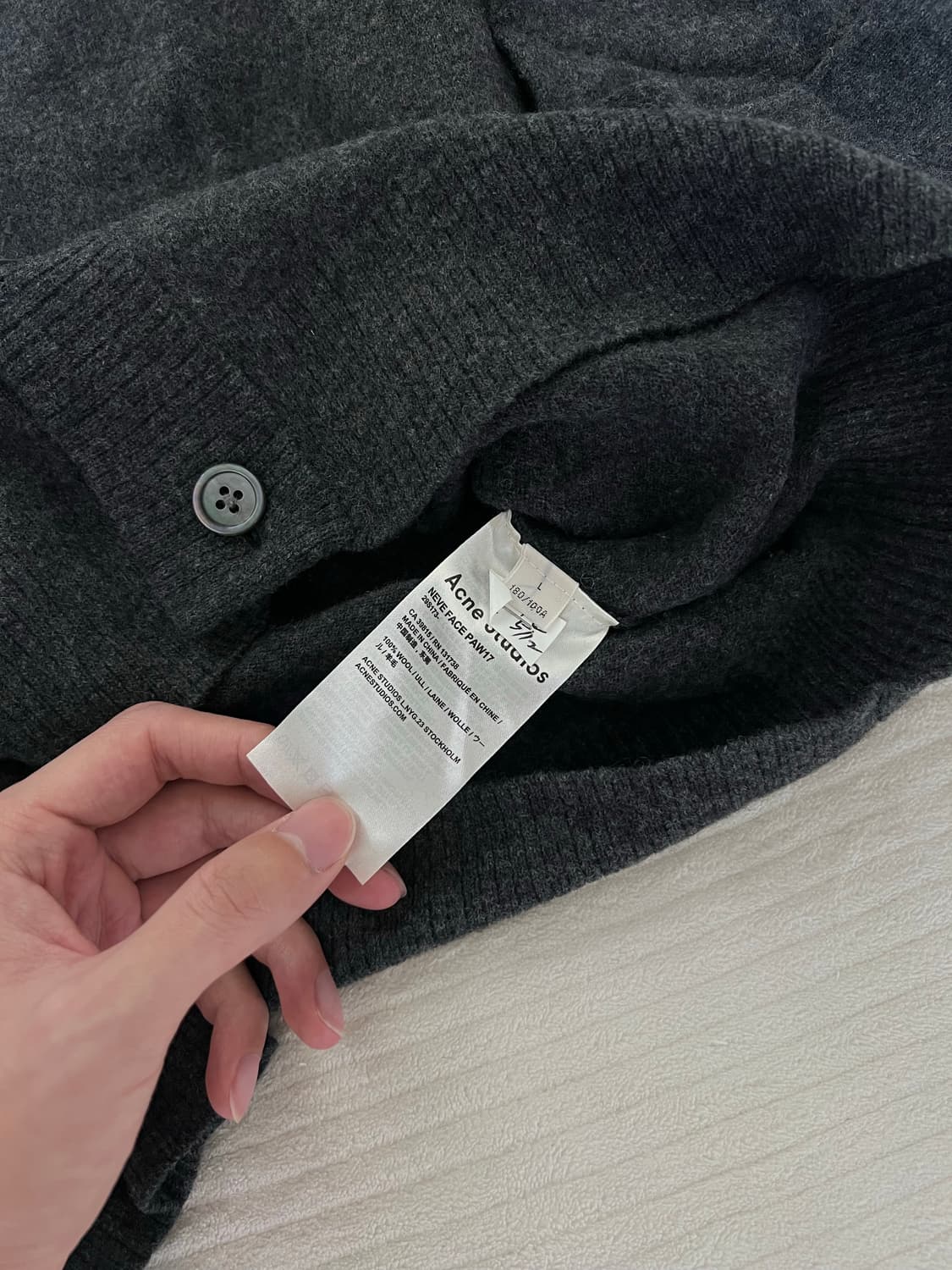 아크네 네브 가디건  상품이미지3