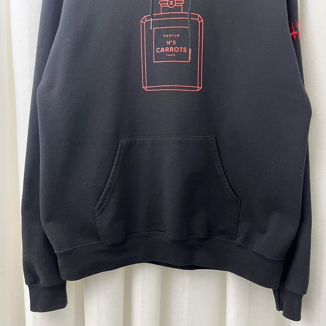 챔피온x캐럿 블랙 레드 프린팅 후드티 상품이미지4