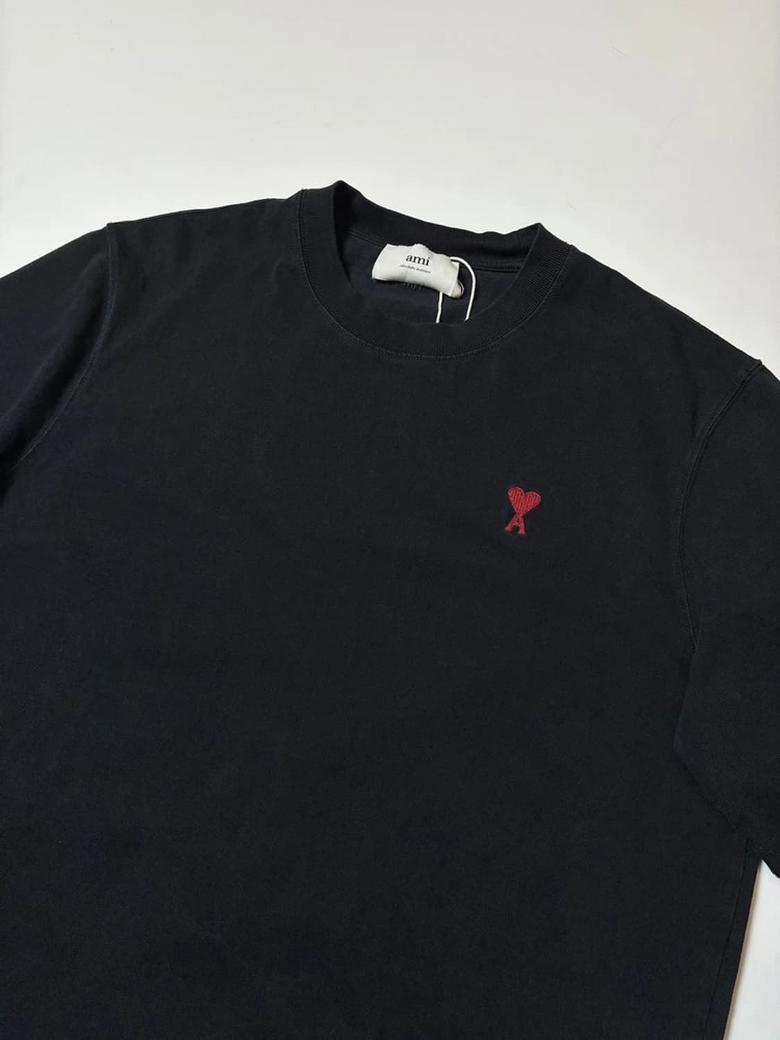 아미 AMI 스몰 하트 로고 반팔 티셔츠 PN9123 상품이미지2