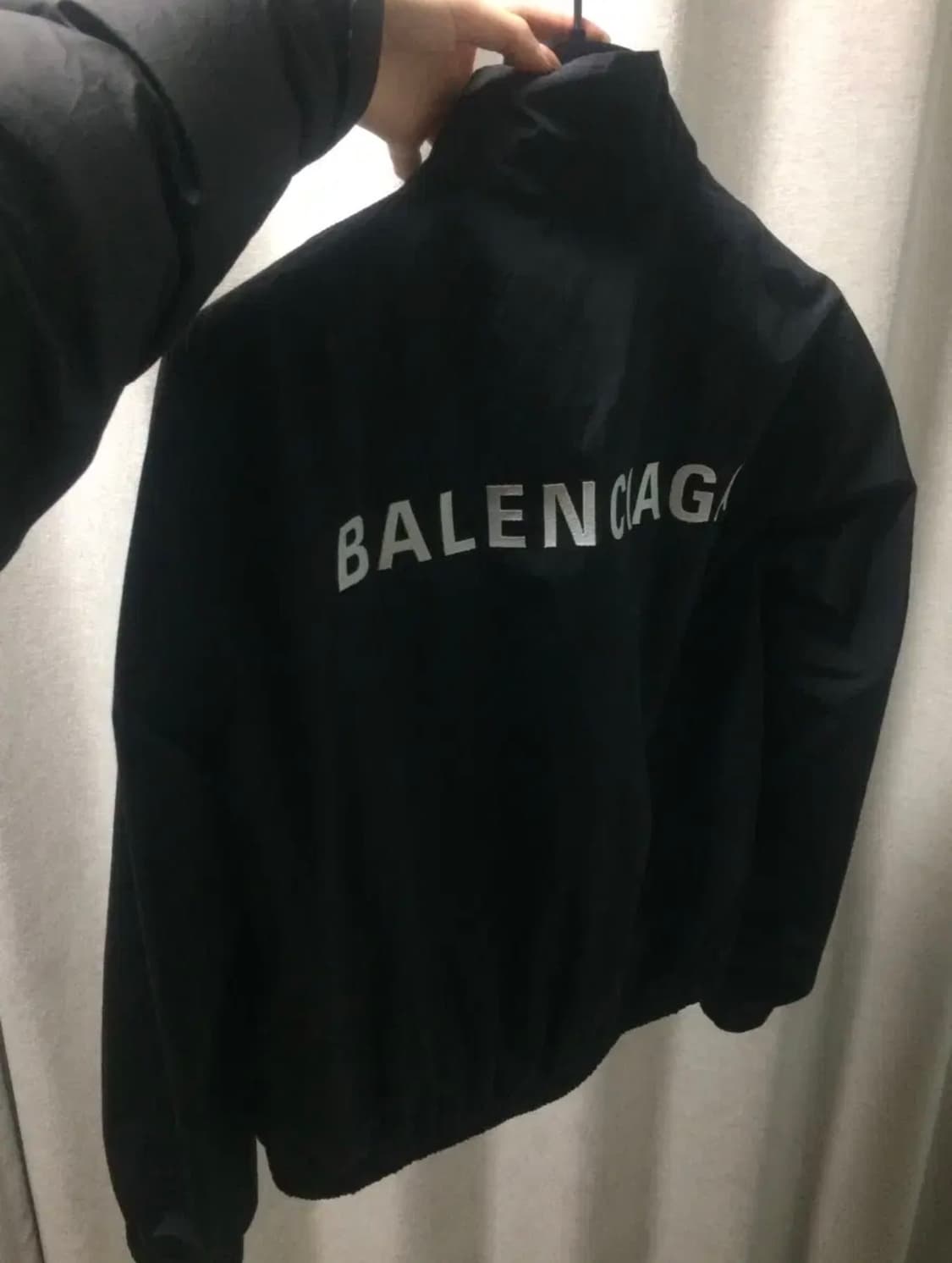 발렌시아가 블랙 바람막이 자켓 36 사이즈 (S) 상품이미지3