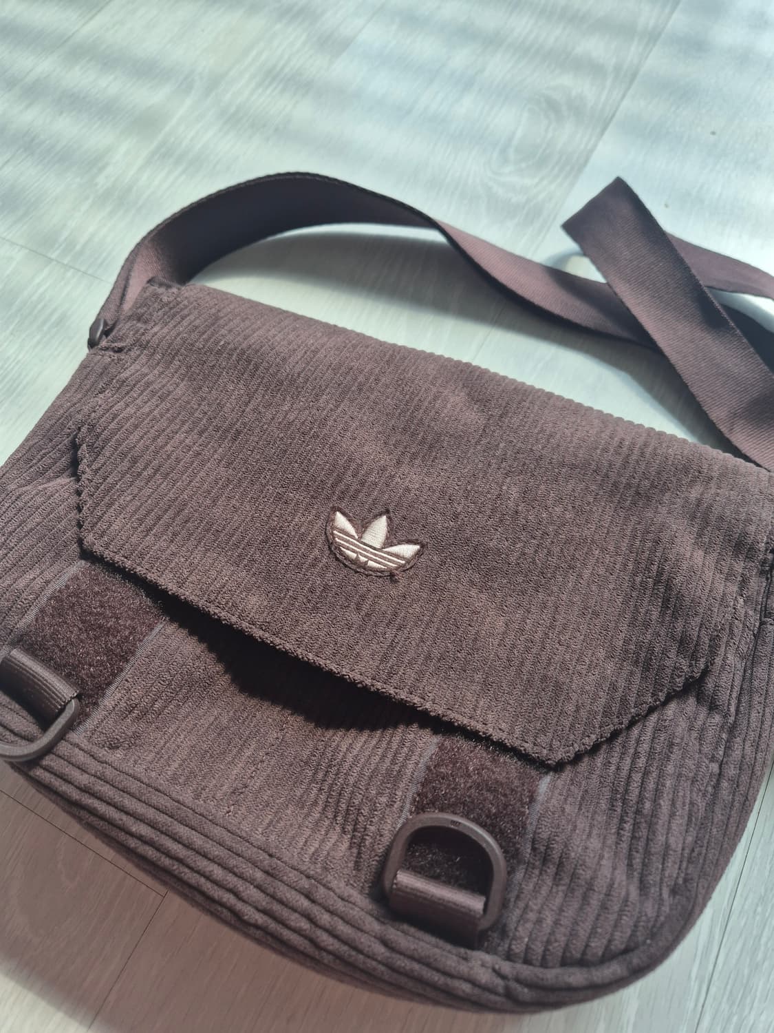 아디다스 메신저 코듀로이 크로스백 IQ3519 상품이미지1