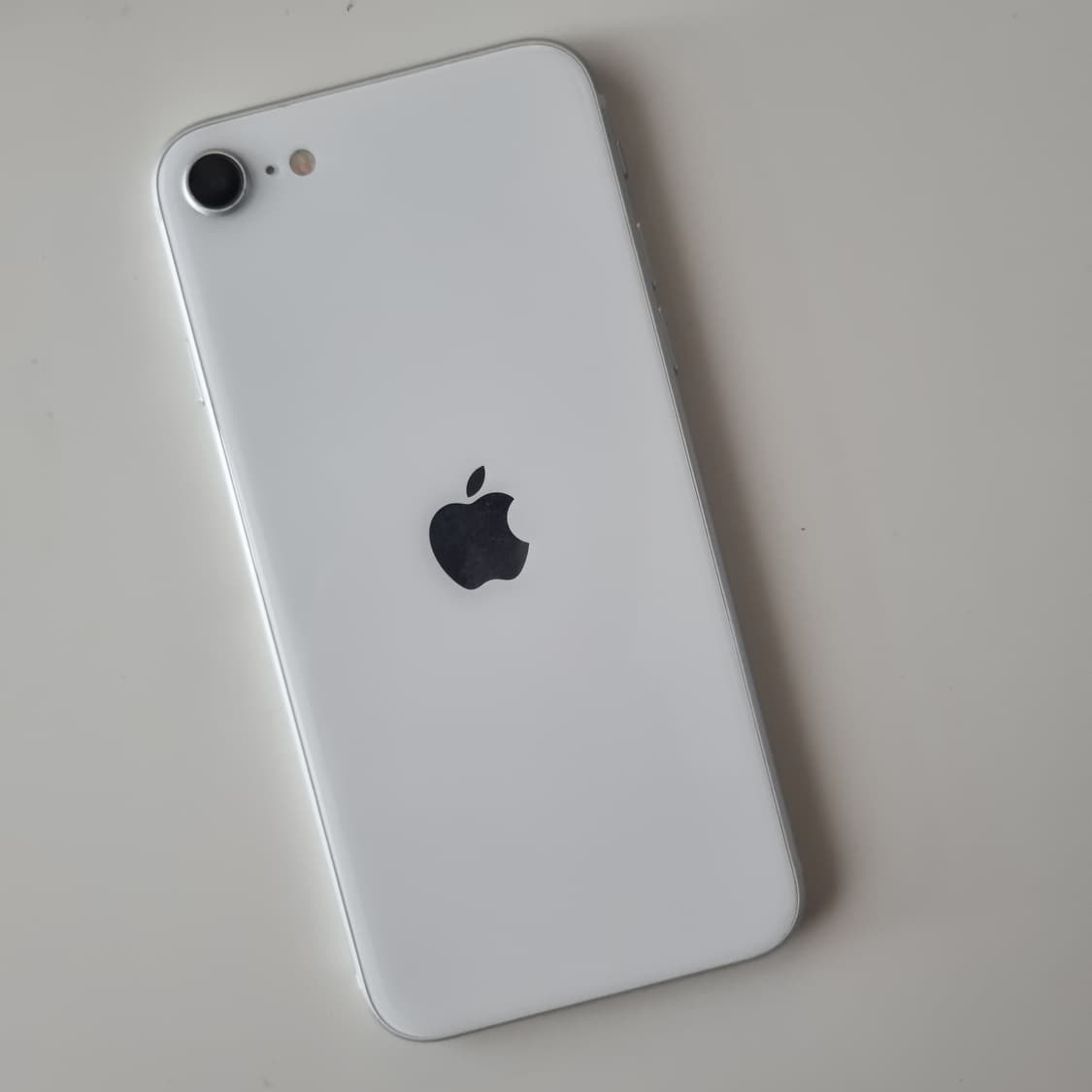 아이폰 se3 화이트 74% 64G 상품이미지1