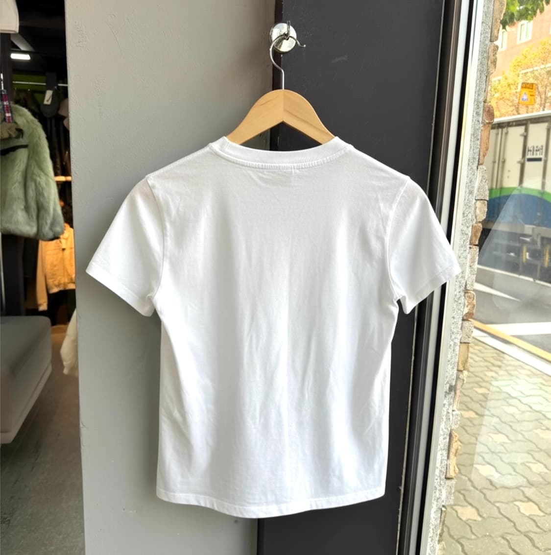 M/ 꾸레쥬 보스 어스 노잉 라운드 반팔 상품이미지7