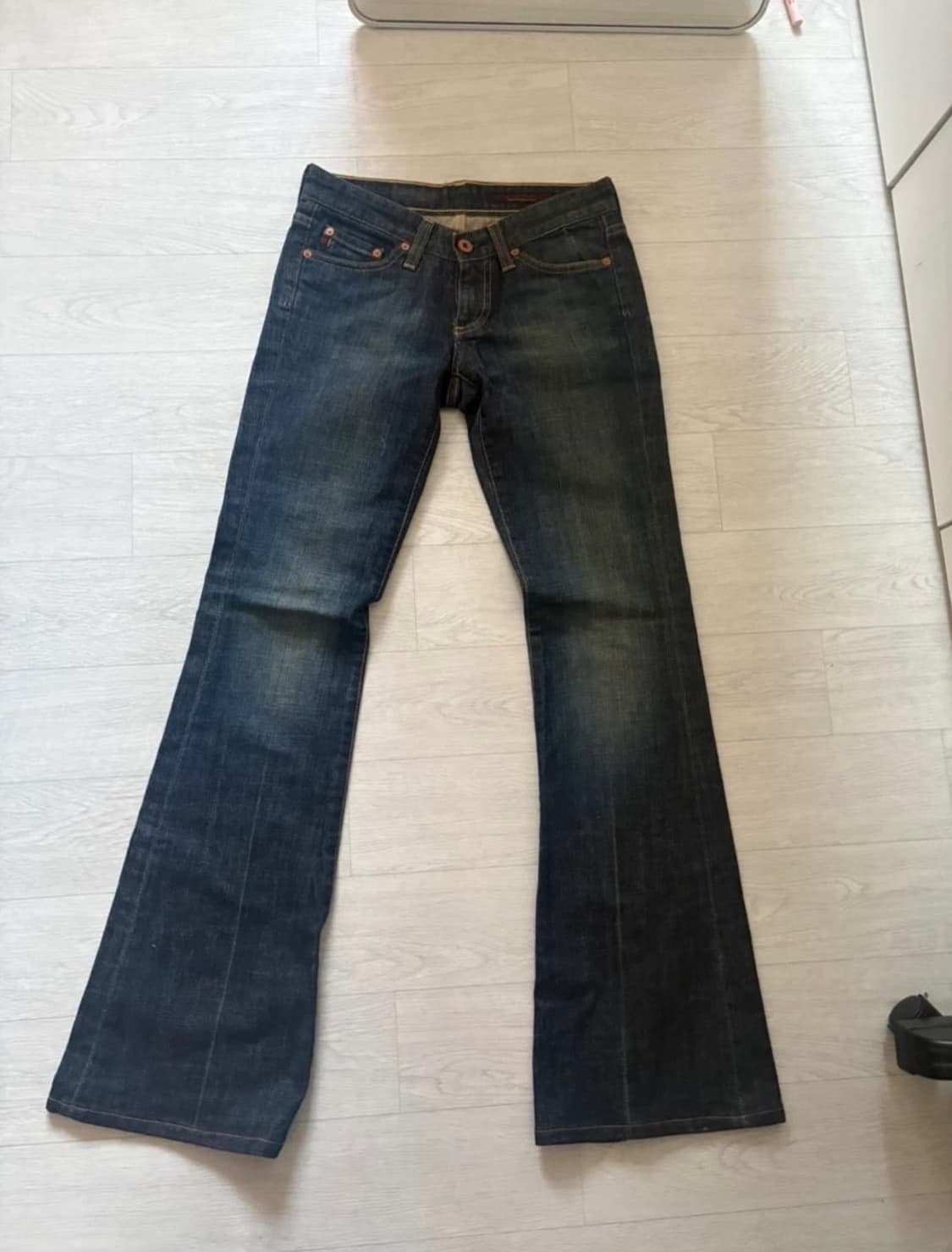 AG jeans) 빈티지 로우라이즈 부츠컷 데님 상품이미지1