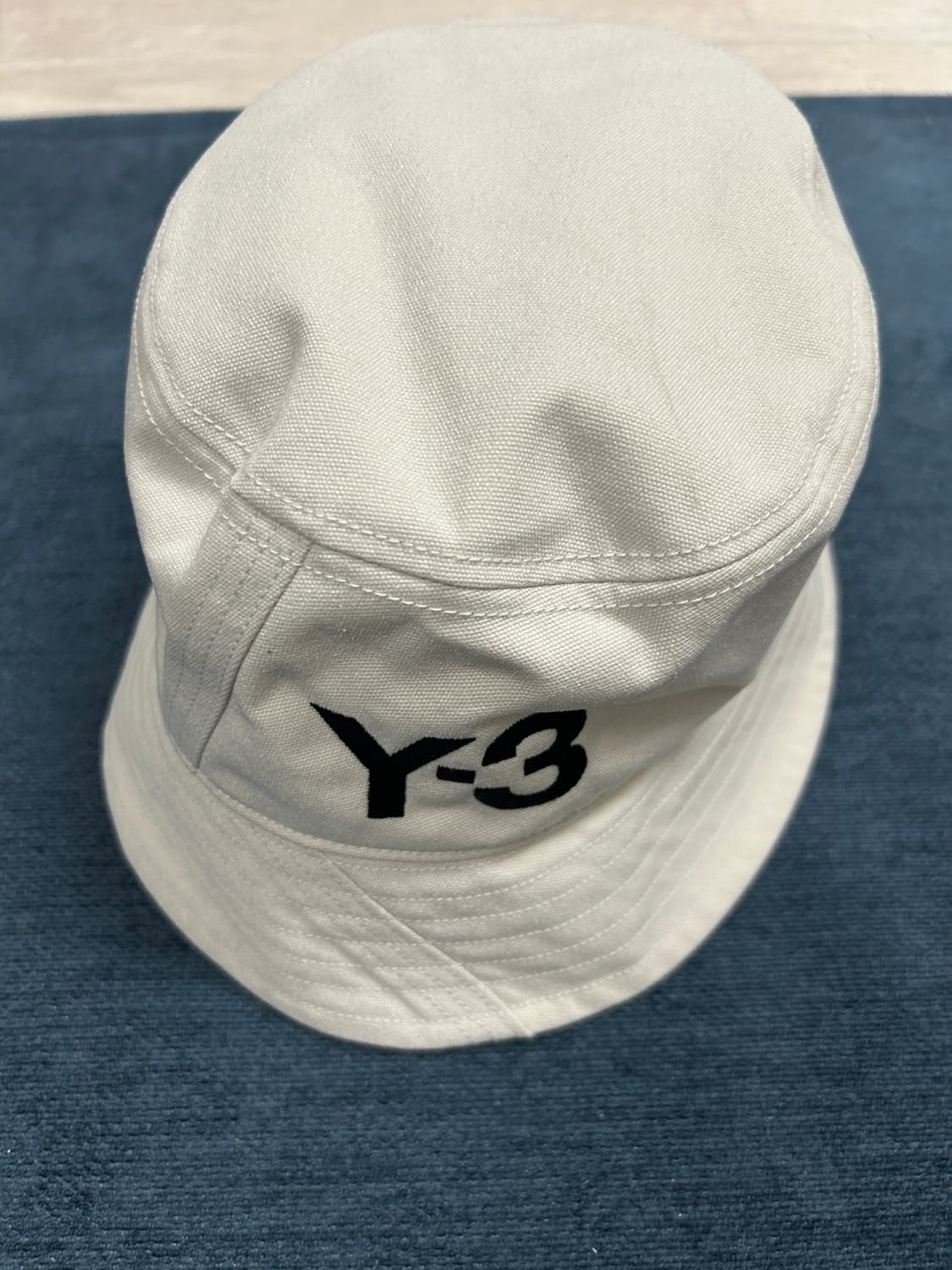 Y-3 크림 버킷헷 상품이미지1