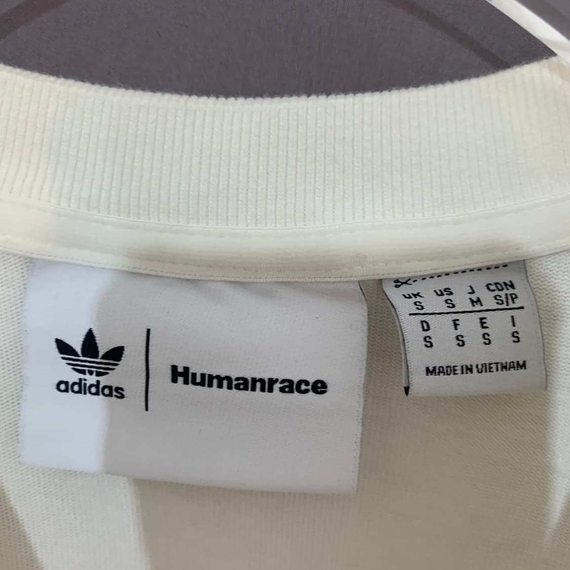 M 아디다스 퍼렐 윌리엄스 휴먼레이스 반팔티 상품이미지6