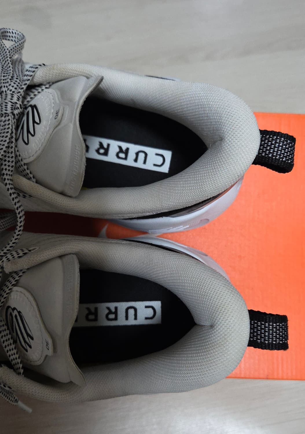 언더아머 커리12 플로우 상품이미지5